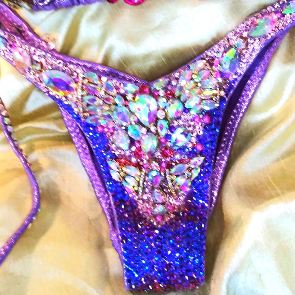 Competition Bikini - Picture 3 of 16